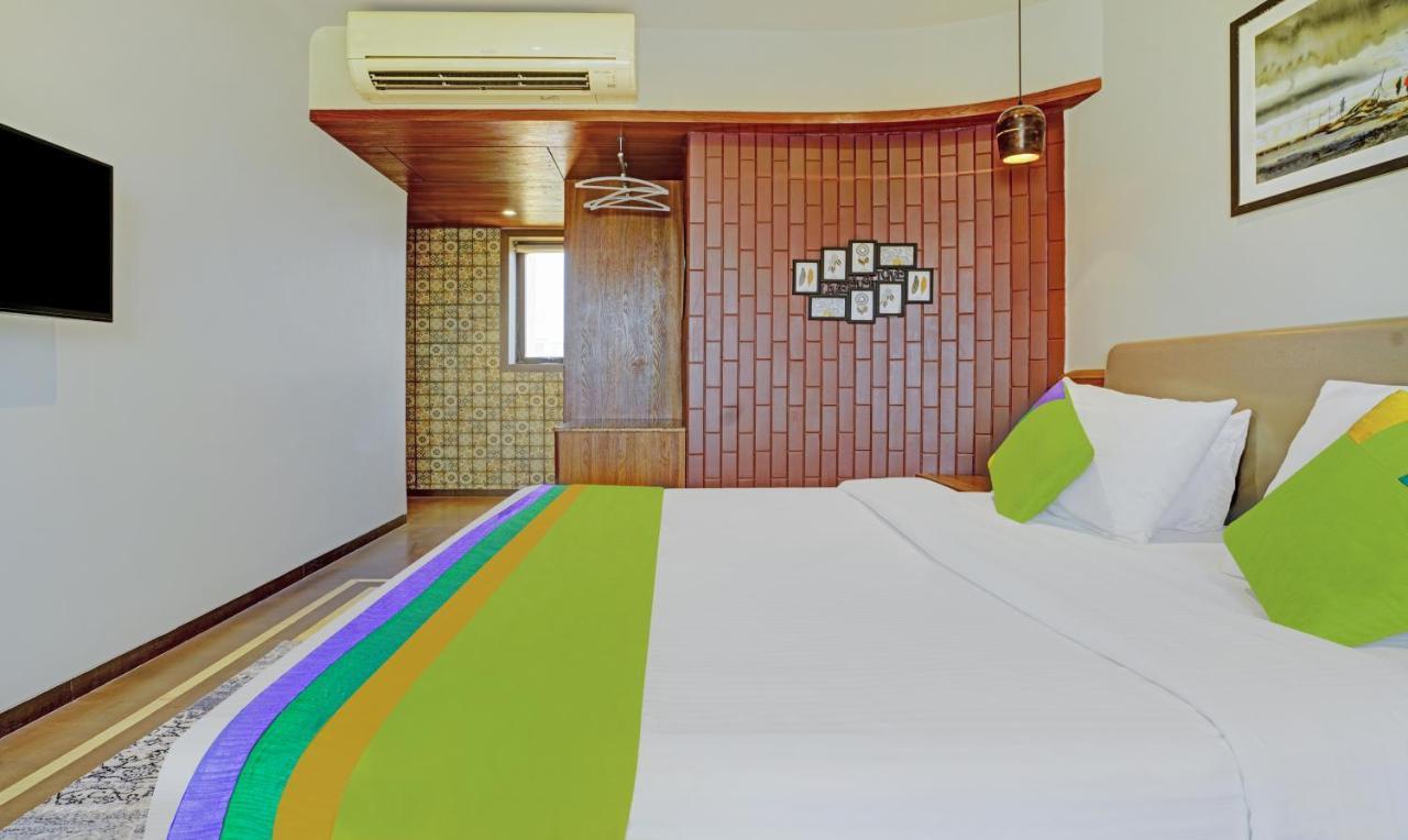 Treebo Olive Nest Hotel Mumbai Bagian luar foto