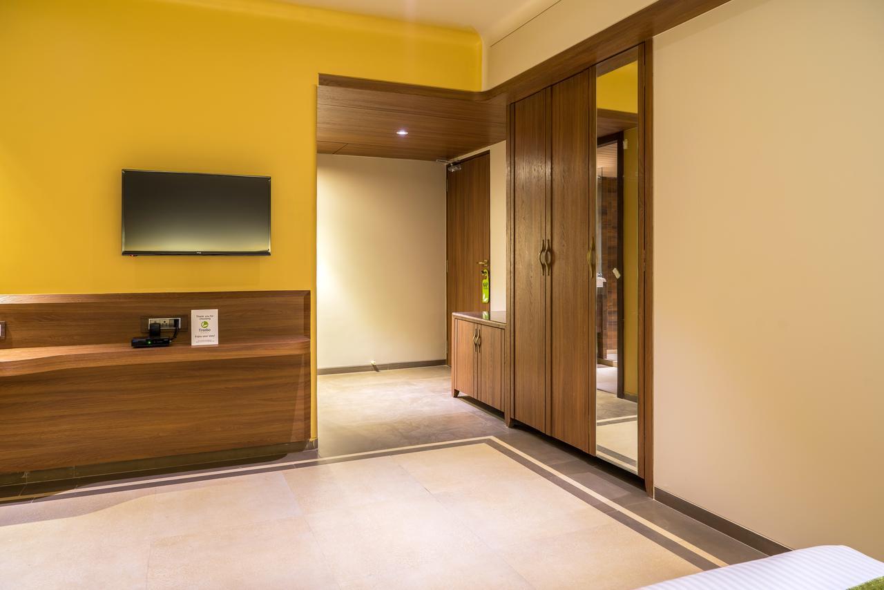 Treebo Olive Nest Hotel Mumbai Bagian luar foto